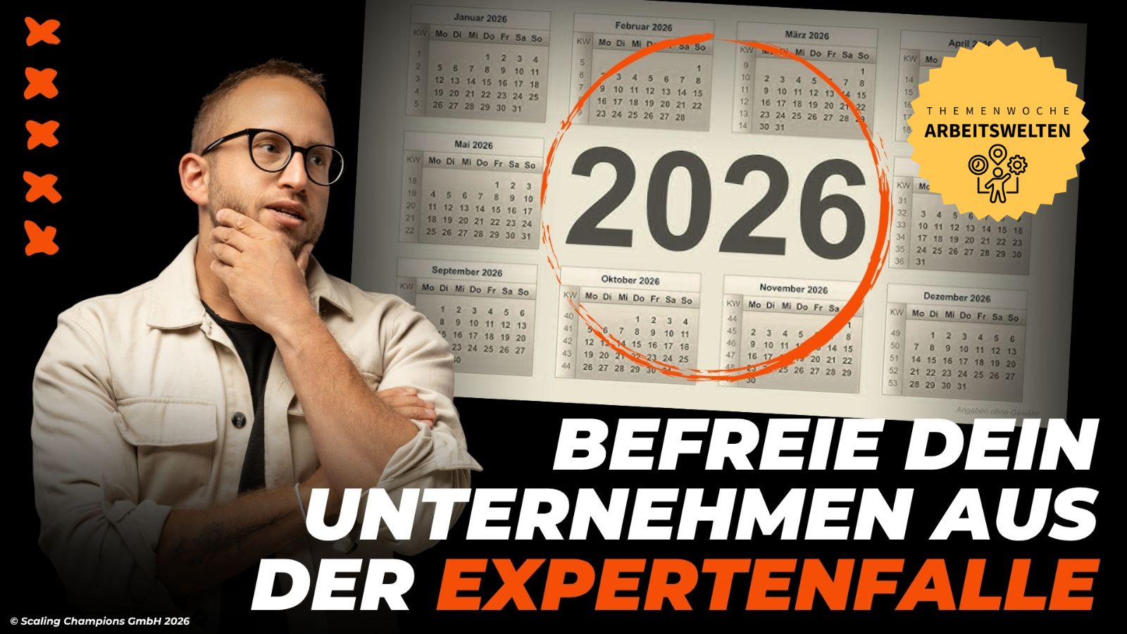 Bild des Autors mit der Aufschrift "Befreie dein Unternehmen aus der Expertenfalle" vor dem Hintergrund eines Kalenders für 2026